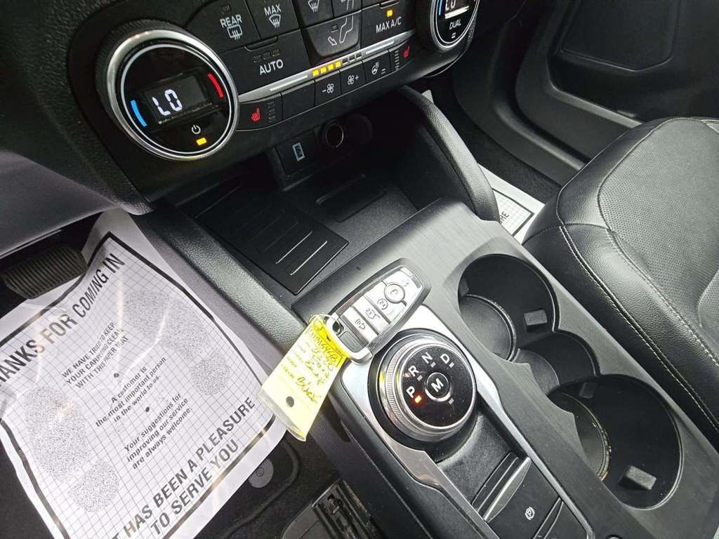 Used 2020 Ford Escape Titanium AWD/4WD image 22