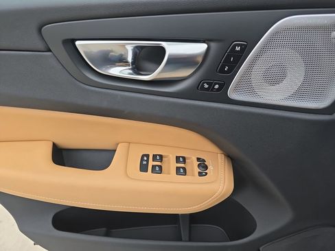 Used 2025 Volvo XC60 B5 Ultra w/ Protection Package Premier image 34