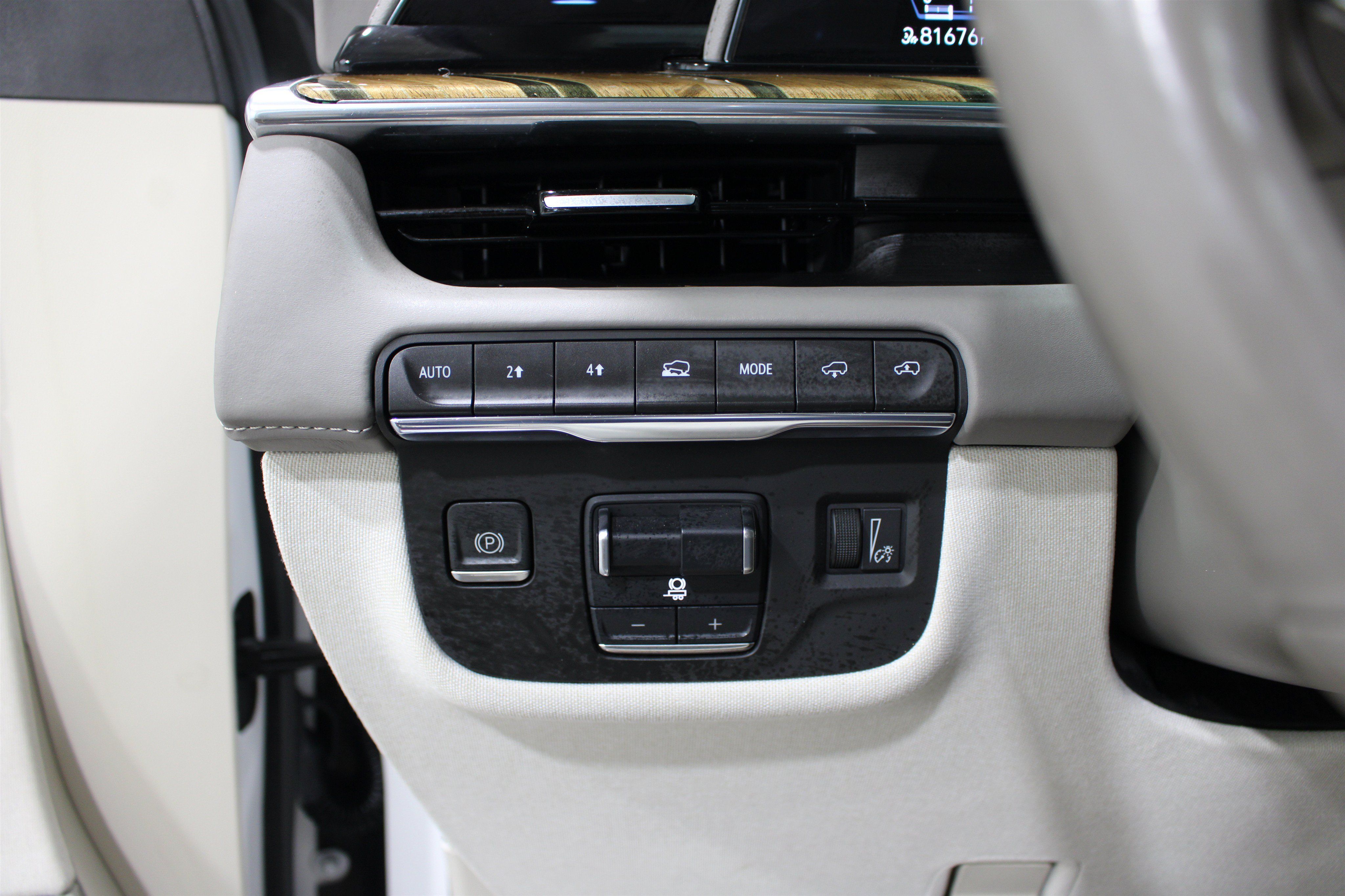 Used 2023 Cadillac Escalade Sport Platinum AWD/4WD image 9