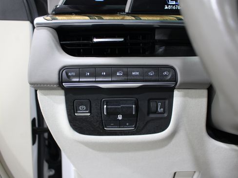 Used 2023 Cadillac Escalade Sport Platinum AWD/4WD image 9