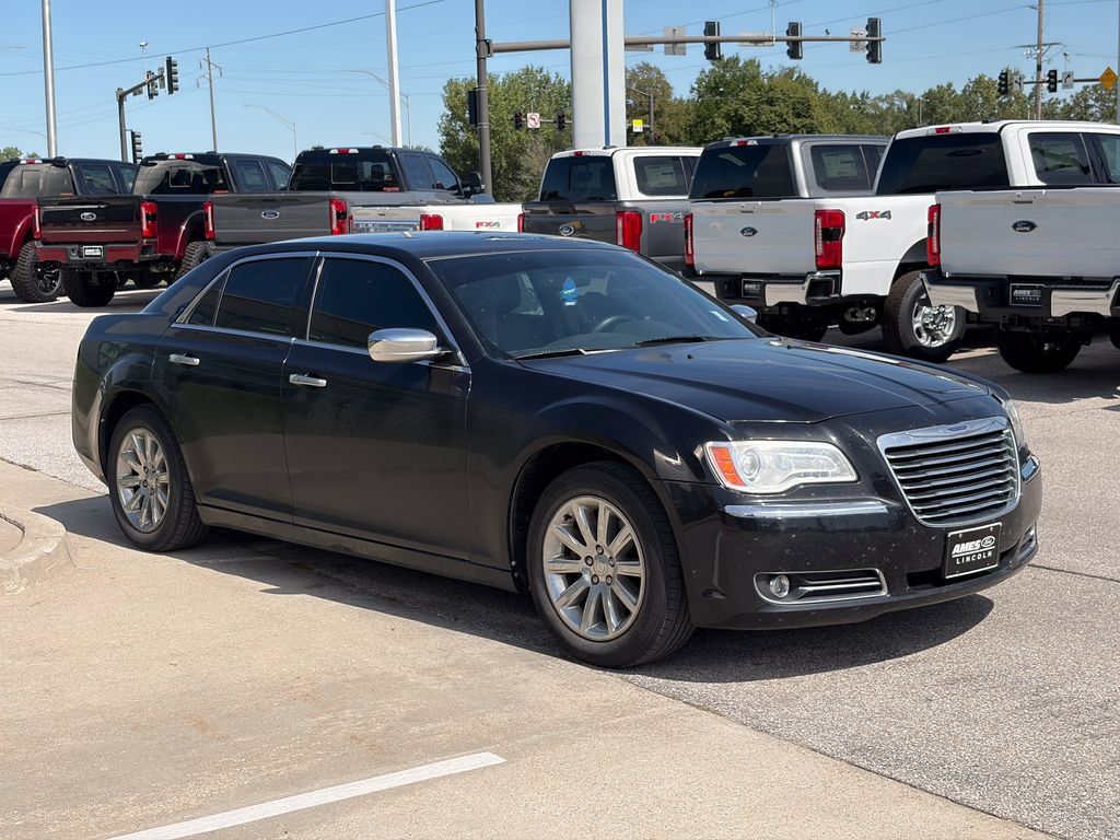 Used 2011 Chrysler 300 Limited RWD image 7