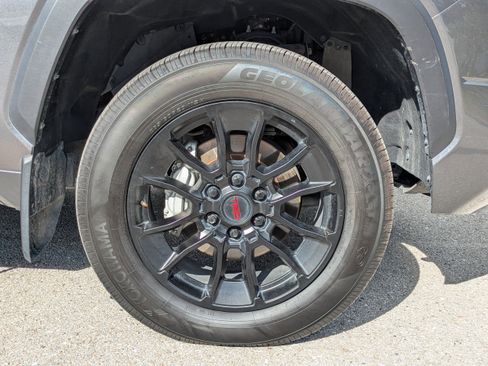 Used 2024 Toyota Tundra SR5 AWD/4WD image 11