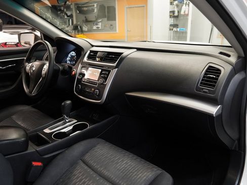 Used 2016 Nissan Altima 2.5 S w/ Power Driver Seat Package image 33
