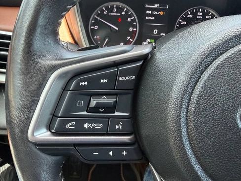 Used 2023 Subaru Outback Touring AWD/4WD image 9