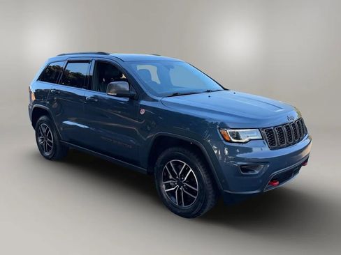 Used 2020 Jeep Grand Cherokee Trailhawk w/ Trailhawk Luxury Group AWD/4WD image 2