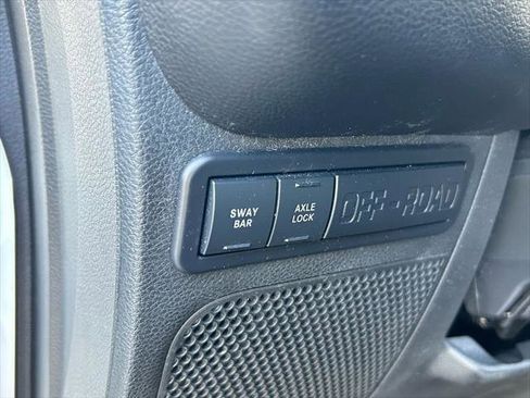 Certified 2017 Jeep Wrangler Unlimited Rubicon w/ Connectivity Group AWD/4WD image 28