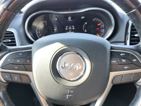 Used 2022 Jeep Grand Cherokee Limited image 31