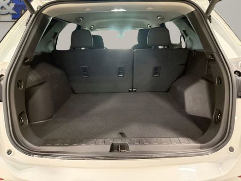 Used 2024 Chevrolet Equinox LT FWD image 12