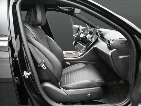 Used 2023 Mercedes-Benz C 300 4MATIC Sedan image 20