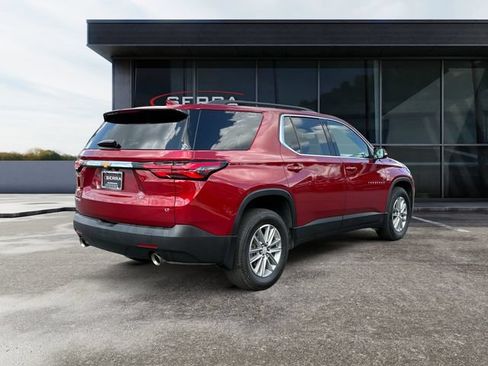 Used 2023 Chevrolet Traverse LT w/ LPO, Floor Liner Package FWD image 5