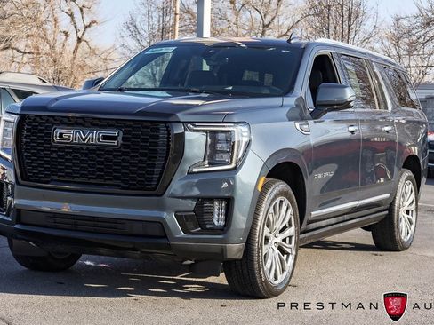 Used 2021 GMC Yukon XL Denali w/ Denali Premium Package image 19