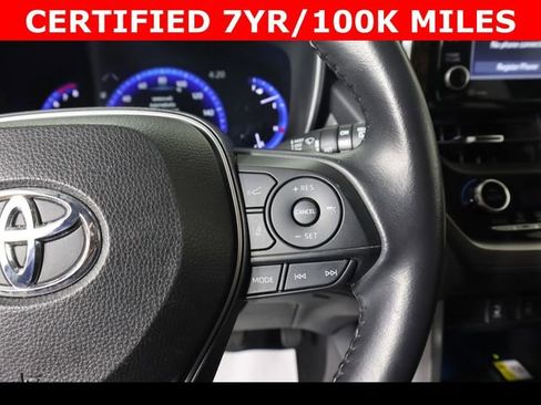 Used 2022 Toyota Corolla Cross XLE image 16
