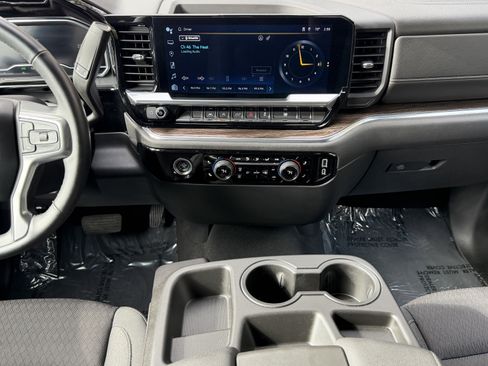 Used 2024 Chevrolet Silverado 1500 LT image 23