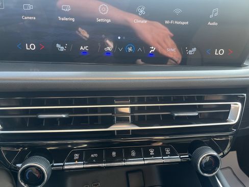 New 2026 Chevrolet Traverse LT w/ Midnight/Sport Edition FWD image 21