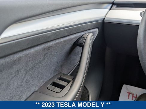 Used 2023 Tesla Model Y Performance AWD/4WD image 26