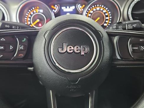 Used 2018 Jeep Wrangler Unlimited Sport AWD/4WD image 15