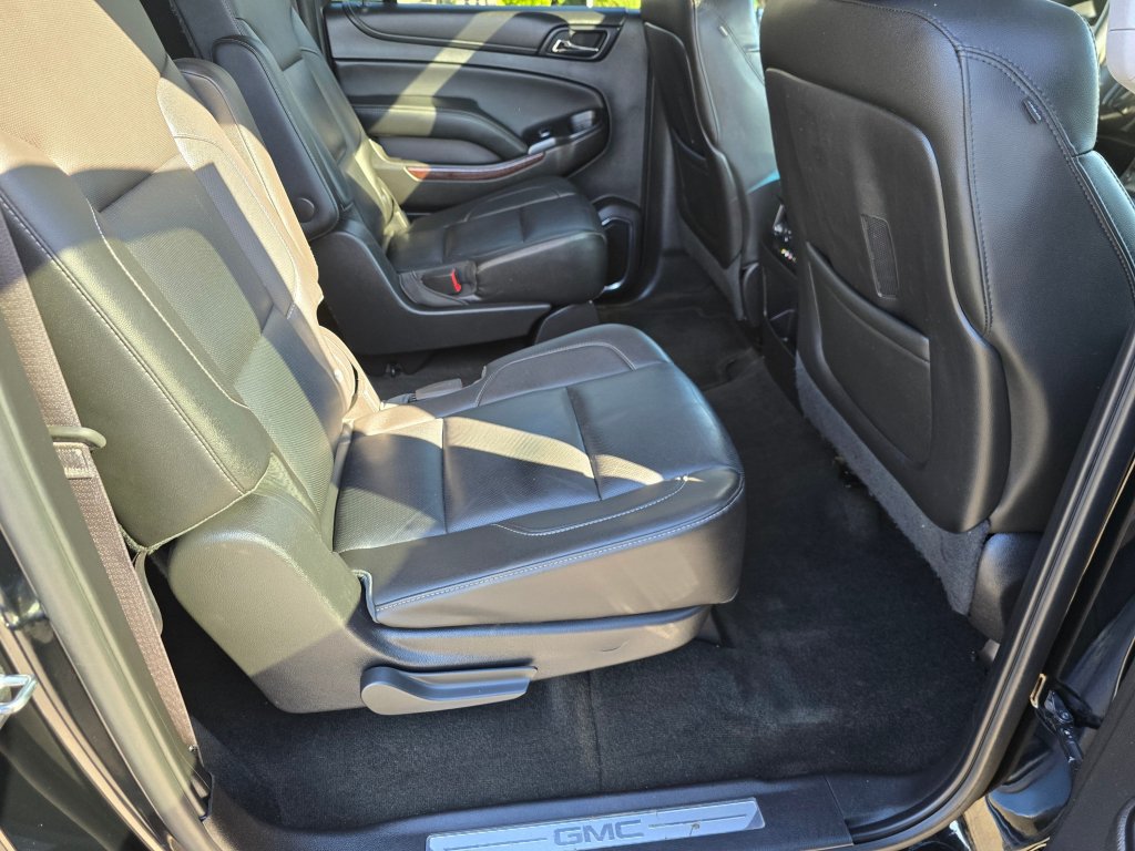 Used 2015 GMC Yukon XL SLT w/ Open Road Package AWD/4WD image 29