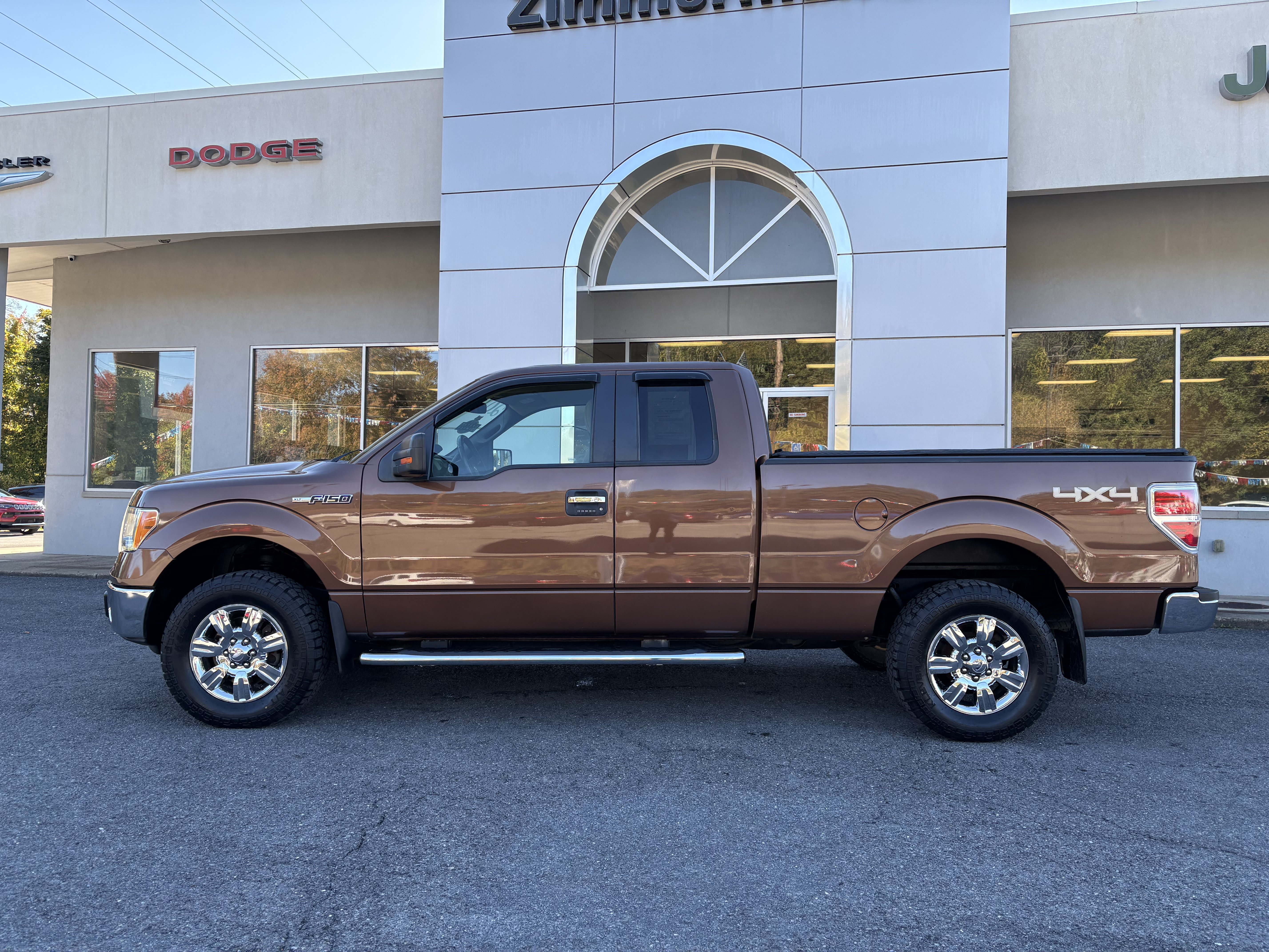 Used 2011 Ford F150 XLT w/ XLT Chrome Pkg AWD/4WD image 3