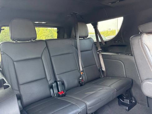 Used 2024 Chevrolet Suburban High Country w/ Premium Package AWD/4WD image 10