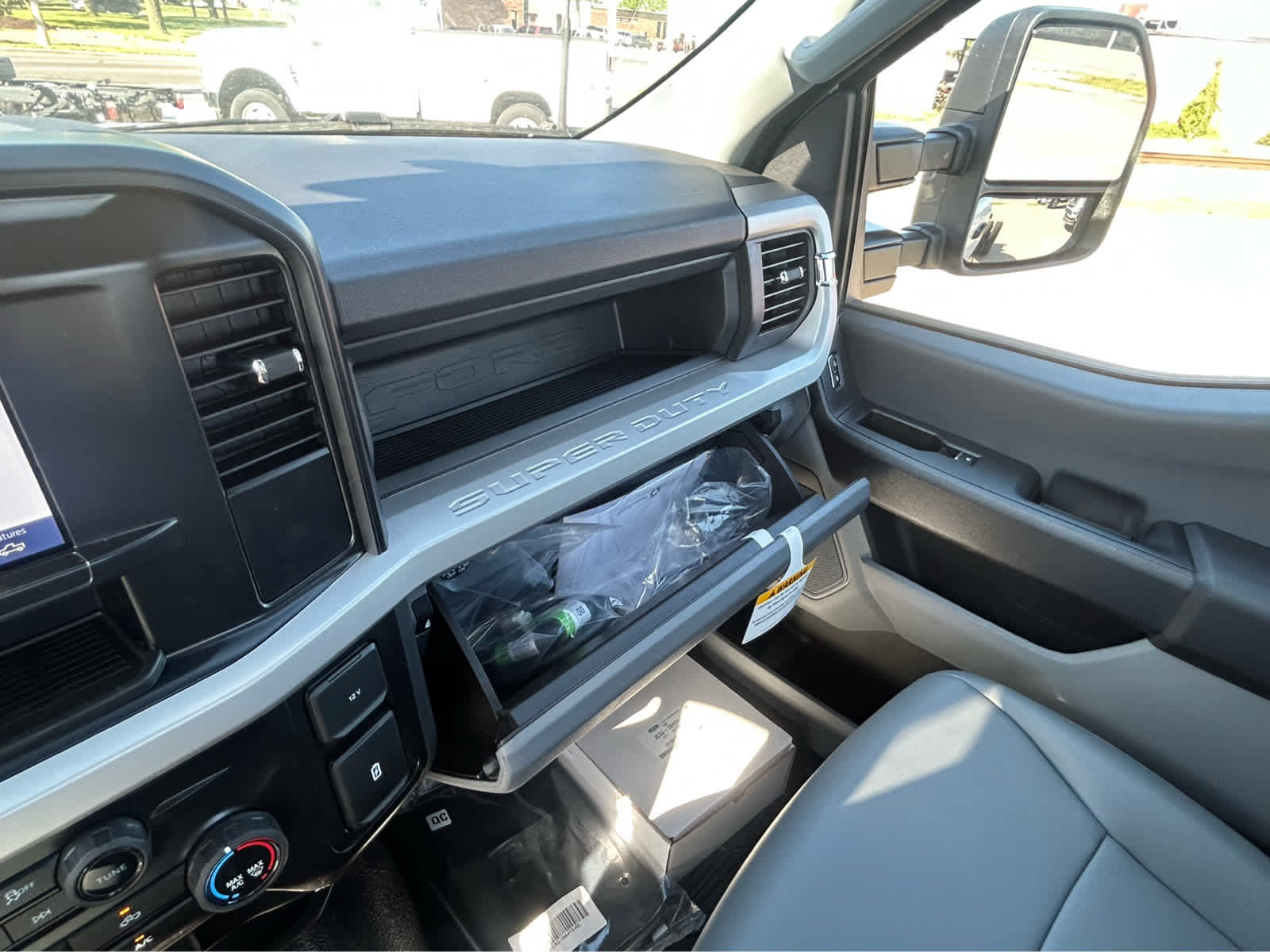 New 2026 Ford F550 4x4 Regular Cab Super Duty image 40