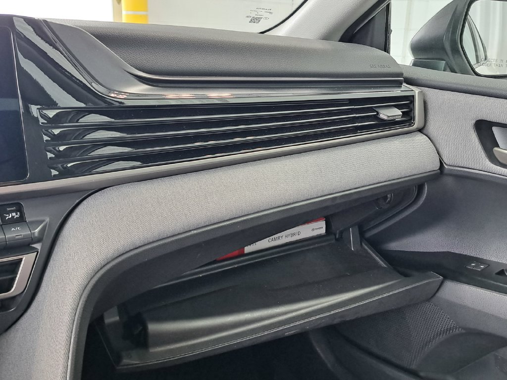 Used 2025 Toyota Camry LE FWD image 18