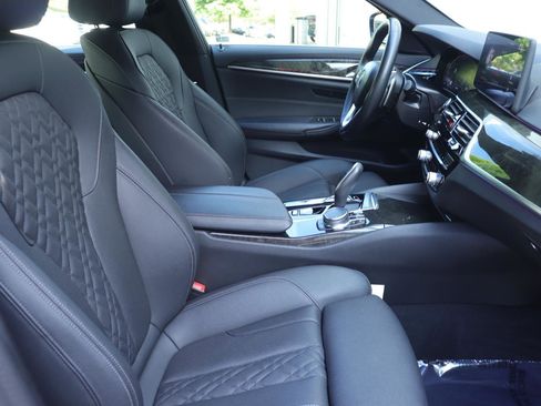 Used 2023 BMW 530i w/ Convenience Package RWD image 16