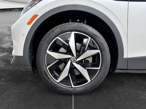 Used 2023 Volkswagen ID.4 Pro S AWD/4WD image 29