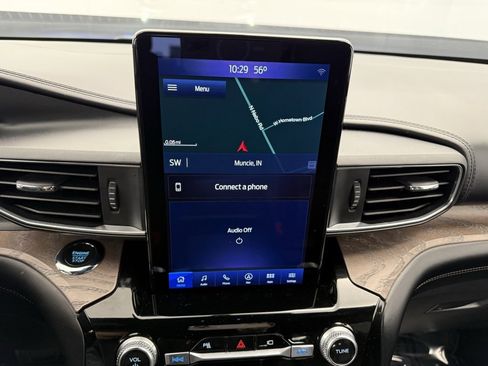 Used 2022 Ford Explorer Platinum w/ Equipment Group 601A image 5