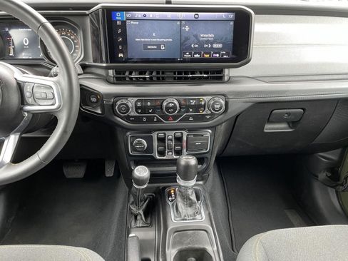 Used 2024 Jeep Wrangler Unlimited Sahara AWD/4WD image 21