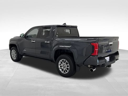 Used 2024 Toyota Tacoma Limited AWD/4WD image 5