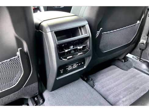 Certified 2025 Jeep Grand Cherokee Limited AWD/4WD image 13