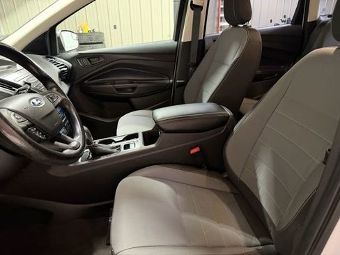 Used 2019 Ford Escape S image 15