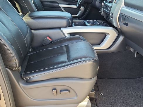 Used 2016 Nissan Titan PRO-4X AWD/4WD image 12