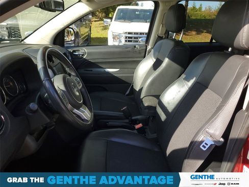 Used 2017 Jeep Compass Latitude image 7