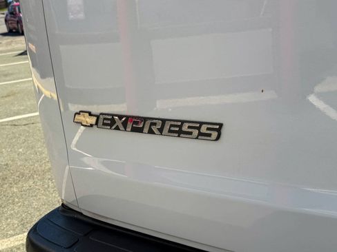 Used 2019 Chevrolet Express 2500 w/ Driver Convenience Package RWD image 16