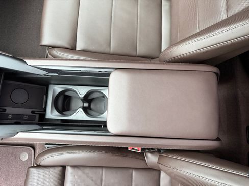 New 2026 Porsche Cayenne Turbo Electric AWD/4WD image 18