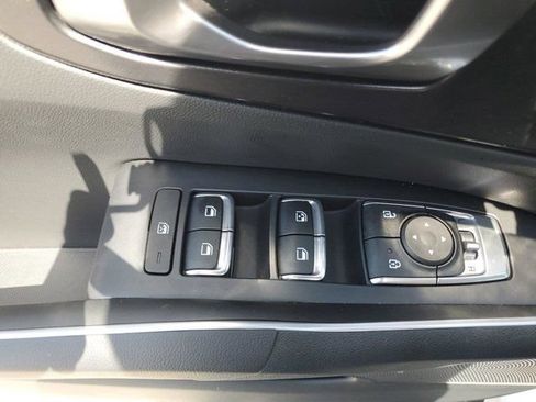 Used 2022 Kia Sorento LX AWD/4WD image 19