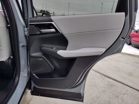 New 2026 Mitsubishi Outlander SE image 31