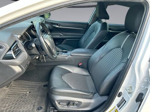 Used 2023 Toyota Camry SE FWD image 11