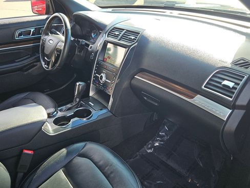 Used 2019 Ford Explorer Limited w/ Ford Safe & Smart Package image 23