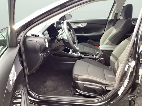 Used 2023 Kia Forte LXS image 14