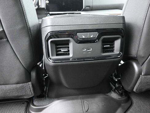 New 2026 GMC Sierra 2500 AT4 w/ AT4 Premium Plus Package image 24