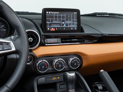 Used 2018 FIAT 124 Spider Lusso w/ Convenience Group image 20