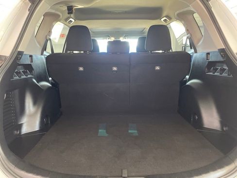 Used 2018 Toyota RAV4 XLE w/ Plus Extra Value Package AWD/4WD image 8