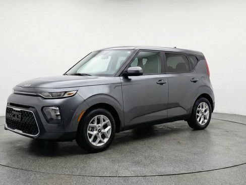 Used 2025 Kia Soul LX w/ LX Technology Package image 3