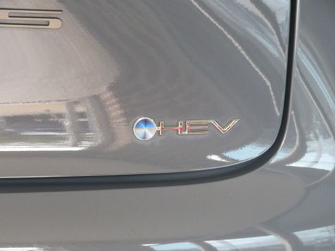 Used 2025 Toyota Prius LE image 58