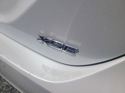 Used 2018 Toyota Camry XSE FWD image 10