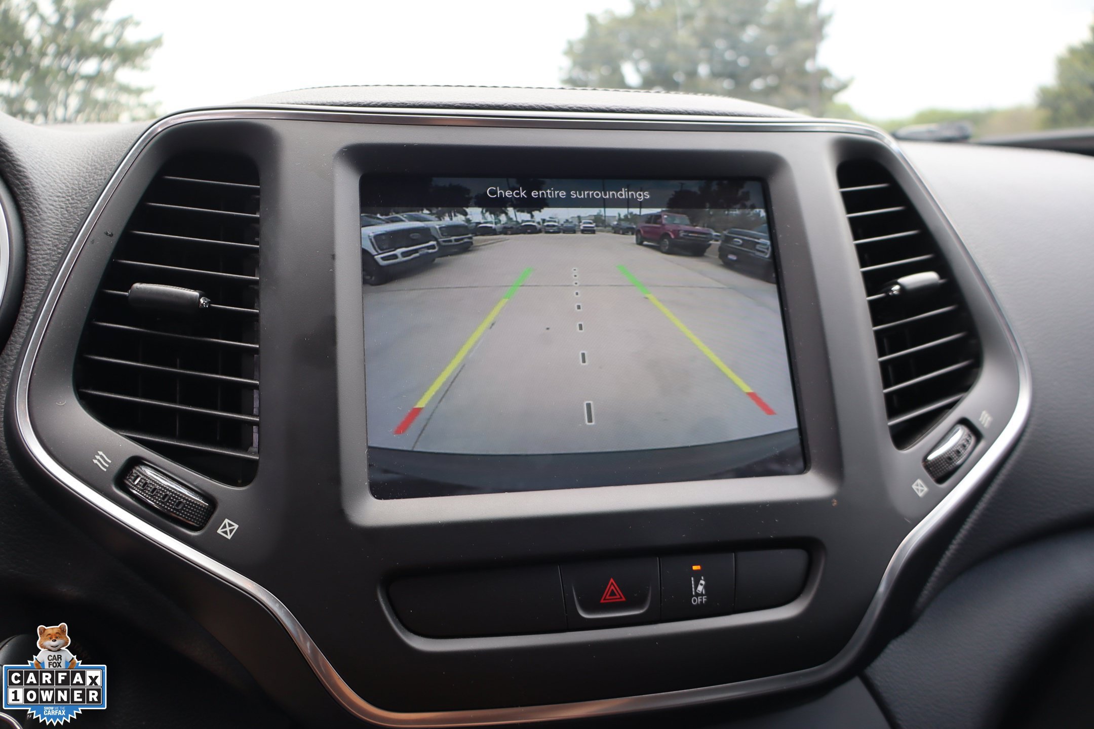 Used 2022 Jeep Cherokee Latitude AWD/4WD image 24