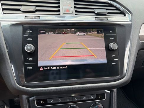 Used 2020 Volkswagen Tiguan SE AWD/4WD image 11