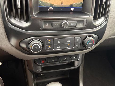 Used 2022 Chevrolet Colorado W/T AWD/4WD image 24